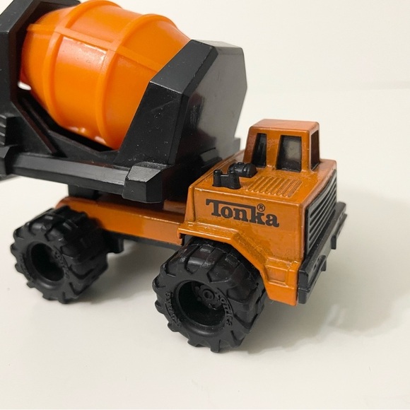 Vintage 1992 Mini Tonka Cement Truck Construction Vehicle Cement Mixer - Picture 5 of 15